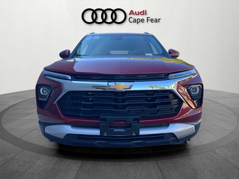 Used 2025 Chevrolet TrailBlazer LT FWD image 8
