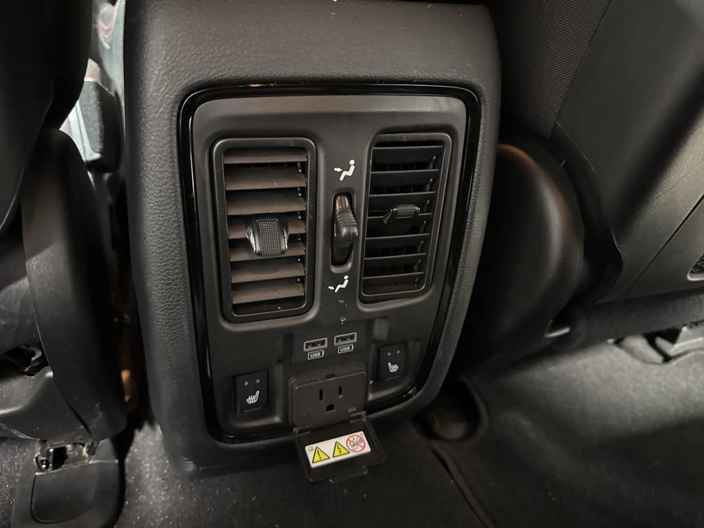 Used 2025 Dodge Durango GT AWD/4WD image 15