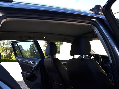 Used 2017 Volkswagen Golf Alltrack SE image 13