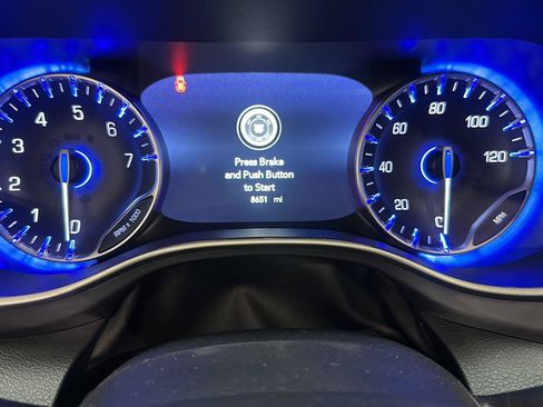 Used 2026 Chrysler Pacifica Select AWD/4WD image 19