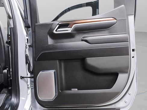 Used 2025 GMC Sierra 1500 Denali w/ Technology Package image 34