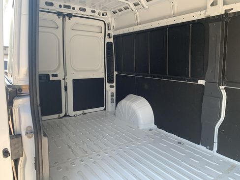 Used 2026 RAM ProMaster 2500 w/ Convenience Group FWD image 32