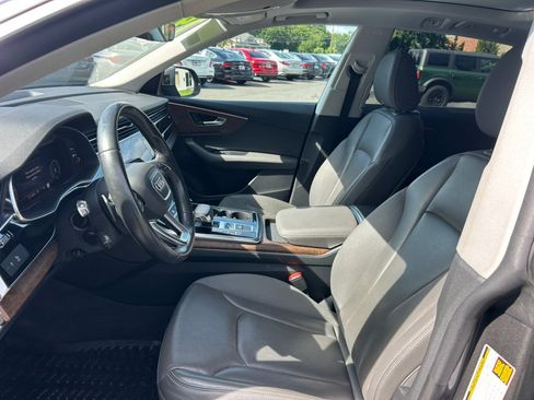 Used 2019 Audi Q8 Premium Plus AWD/4WD image 12