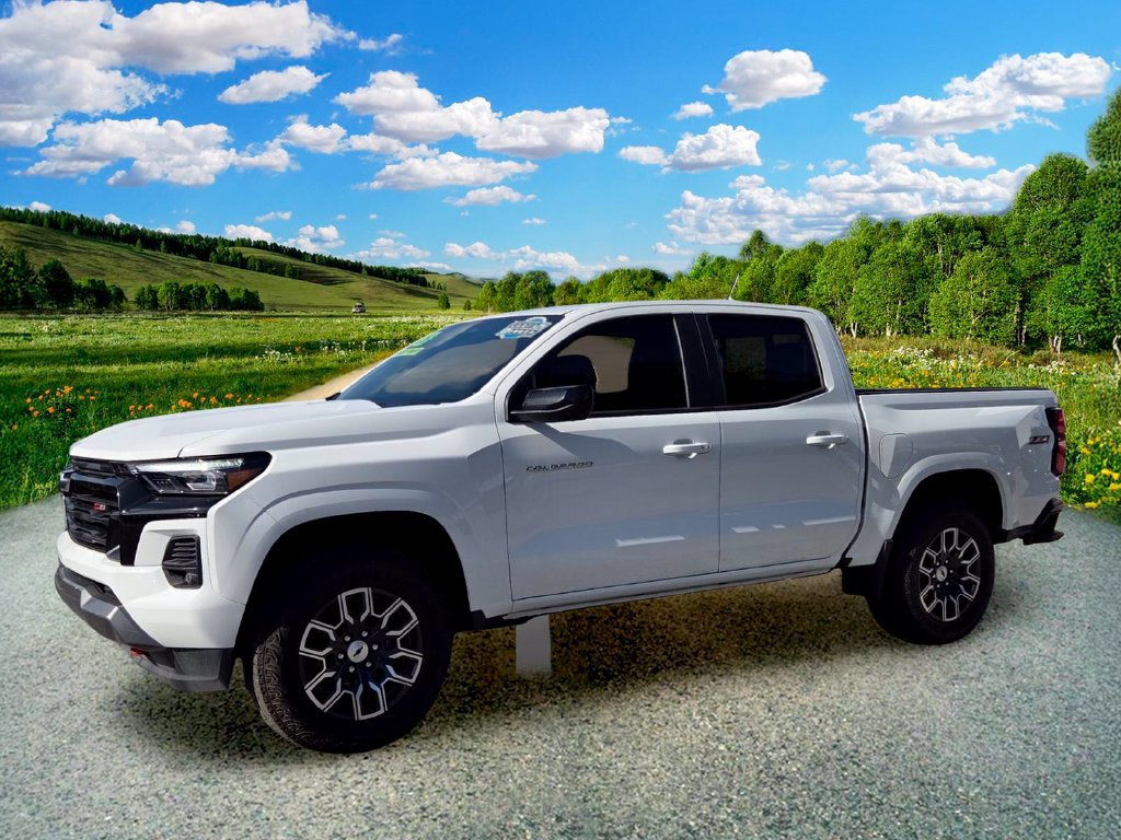 Used 2026 Chevrolet Colorado Z71 w/ Technology Package AWD/4WD image 2