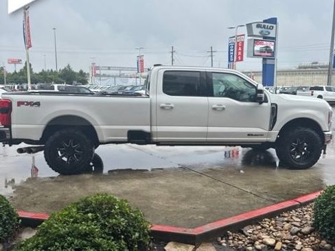 Used 2023 Ford F350 Lariat w/ Lariat Ultimate Package AWD/4WD image 3