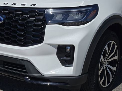 Used 2025 Ford Explorer ST-Line AWD/4WD image 10