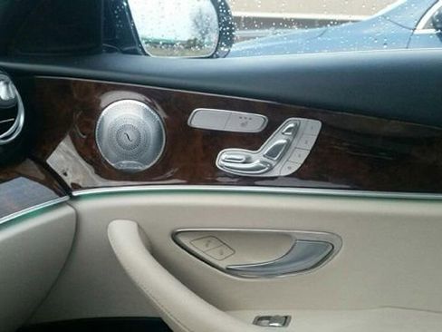 Used 2017 Mercedes-Benz E 300 4MATIC image 19