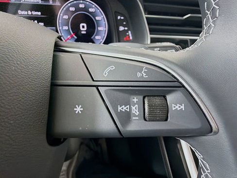Used 2025 Audi Q8 Premium Plus image 12
