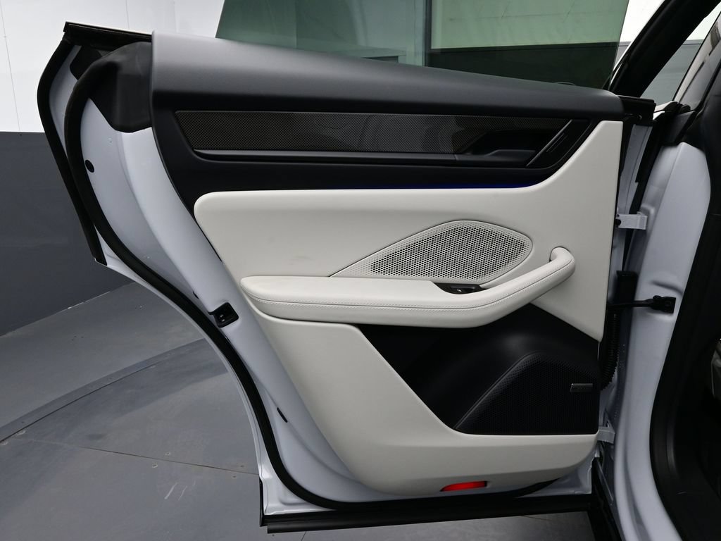 Certified 2025 Porsche Macan Turbo Electric AWD/4WD image 14