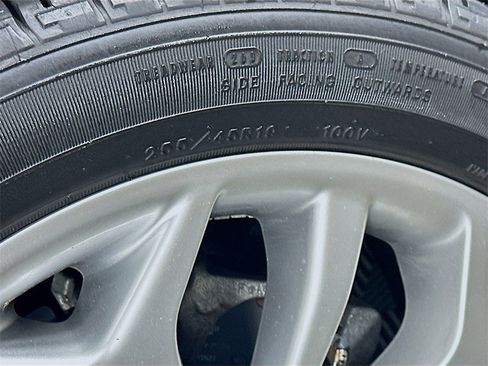 Used 2018 Ford Taurus Limited image 33