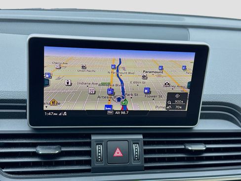 Used 2018 Audi Q5 2.0T Premium Plus w/ Premium Plus Package image 9