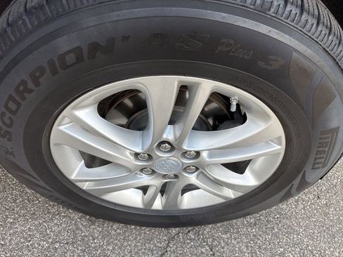 Used 2019 Buick Enclave Essence AWD/4WD image 19
