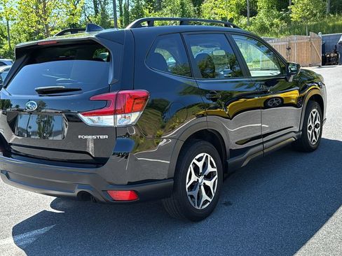 Certified 2023 Subaru Forester Premium AWD/4WD image 4