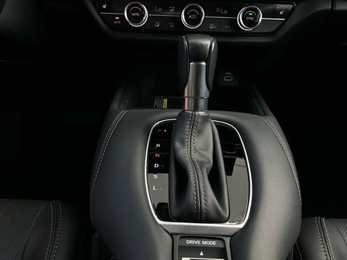 Used 2025 Honda HR-V EX-L image 23