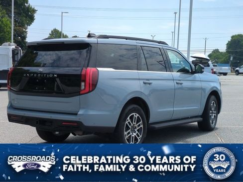Certified 2025 Ford Expedition Active RWD image 4