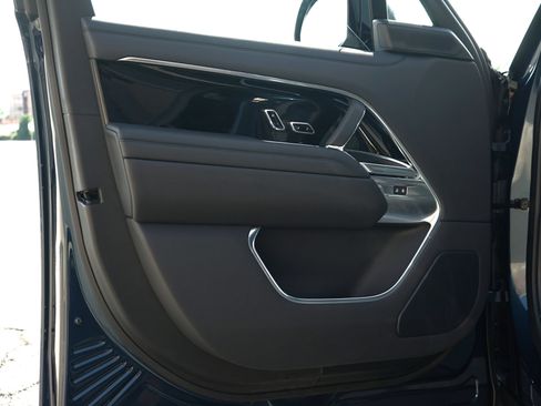 Used 2023 Land Rover Range Rover SE AWD/4WD image 11