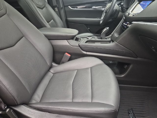 Used 2024 Cadillac XT5 Premium Luxury w/ LPO, Floor Liner Package AWD/4WD image 27