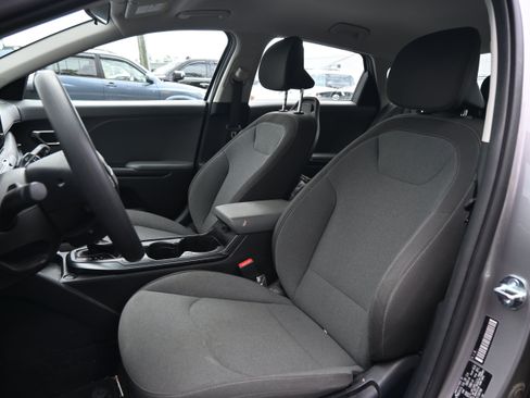Used 2025 Kia K4 FWD image 7