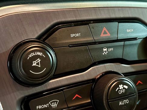 Used 2015 Dodge Challenger R/T w/ Quick Order Package 22B R/T image 20