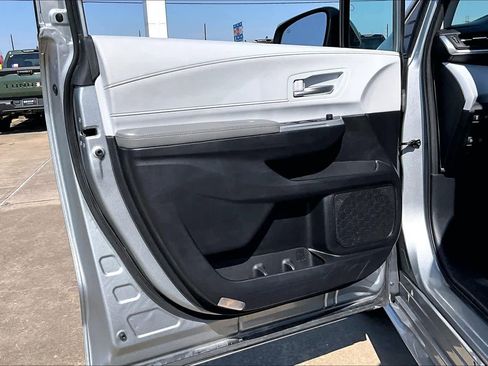 Certified 2025 Toyota Sienna XLE image 22