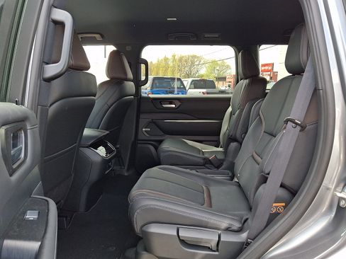 New 2026 Nissan Armada SL w/ Captain's Chari Seat Package AWD/4WD image 7