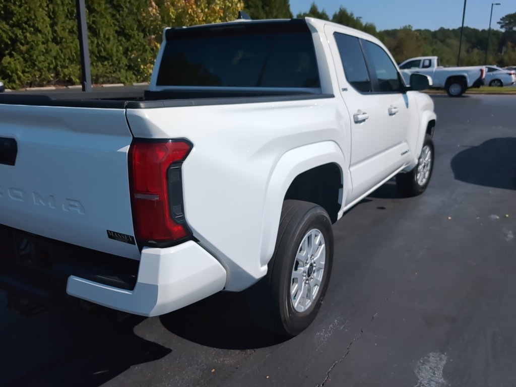 Used 2024 Toyota Tacoma SR5 AWD/4WD image 6