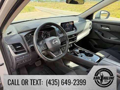 Used 2025 Nissan Rogue SV FWD image 15
