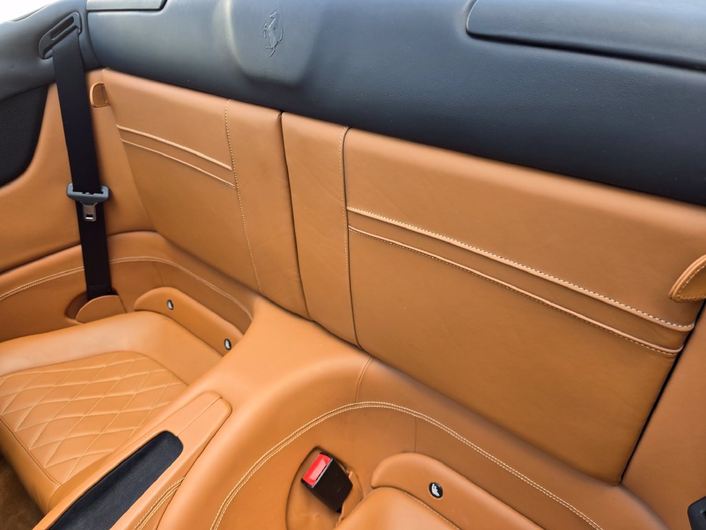 Used 2015 Ferrari California T RWD image 38