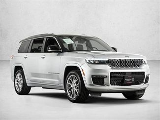 Used 2023 Jeep Grand Cherokee L Summit w/ Advanced Protech Group IV AWD/4WD video 3
