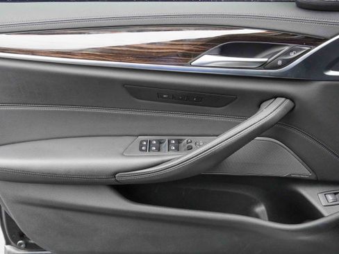 Used 2022 BMW M550i xDrive M550i xDrive w/ Executive Package image 32