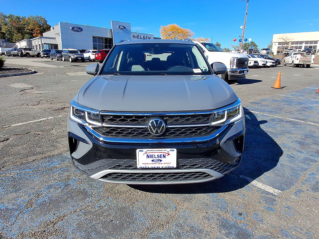 Used 2023 Volkswagen Taos SEL AWD/4WD image 3