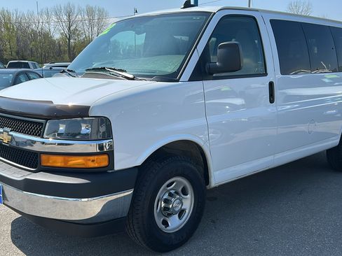 Used 2018 Chevrolet Express 3500 LT w/ LT Preferred Equipment Group image 2