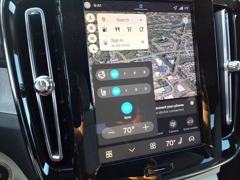 New 2026 Volvo XC40 B4 Plus w/ Climate Package image 18