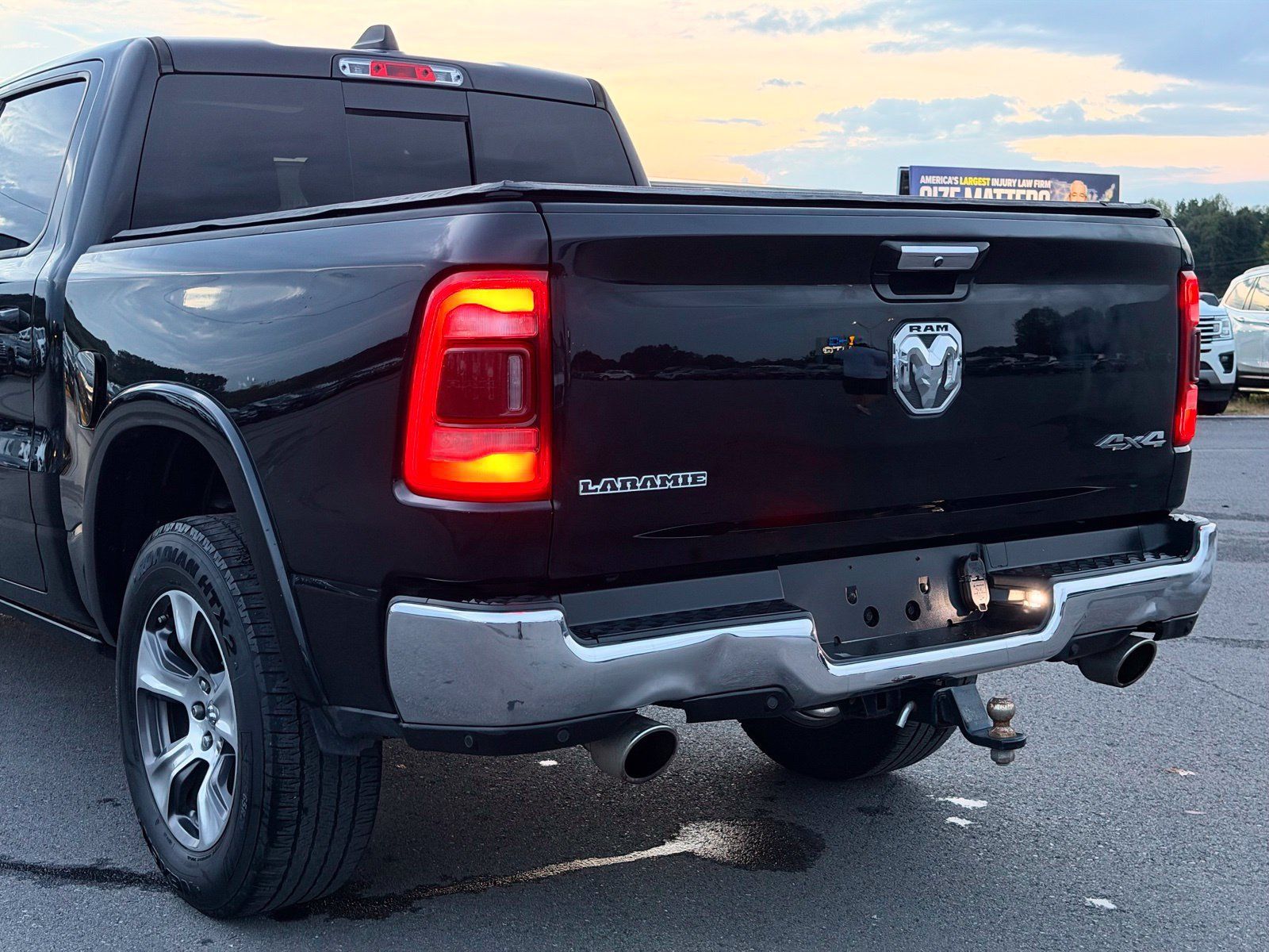 Used 2019 RAM 1500 Laramie AWD/4WD image 4