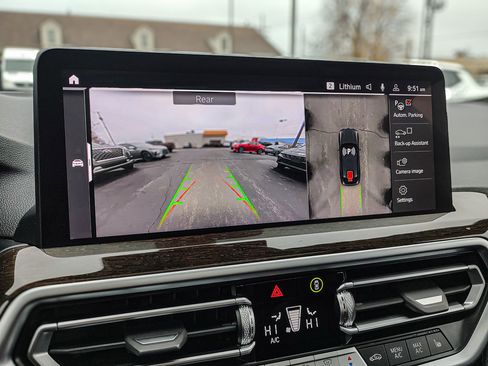 Used 2024 BMW X4 xDrive30i image 10