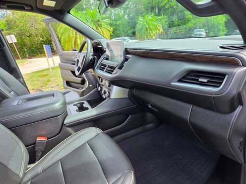 Used 2023 Chevrolet Suburban Premier RWD image 27