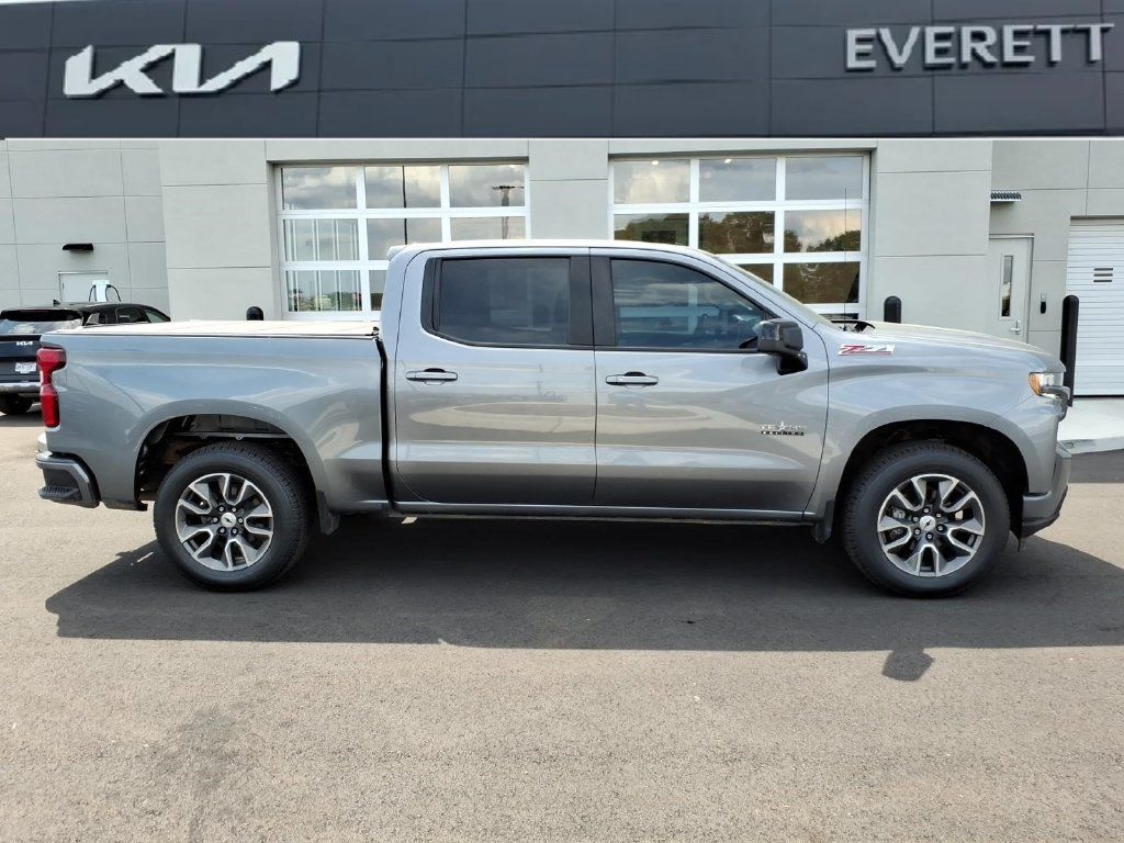 Used 2021 Chevrolet Silverado 1500 RST w/ Z71 Off-Road Package AWD/4WD image 2