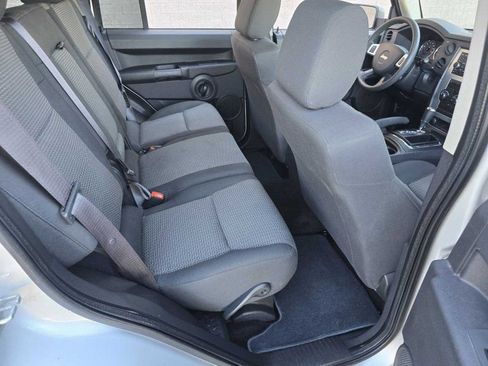 Used 2008 Jeep Commander Sport image 7