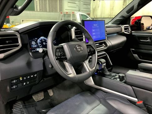Used 2025 Toyota Tundra Platinum image 18