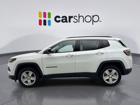 Used 2022 Jeep Compass Latitude w/ Sun and Sound Group AWD/4WD image 2