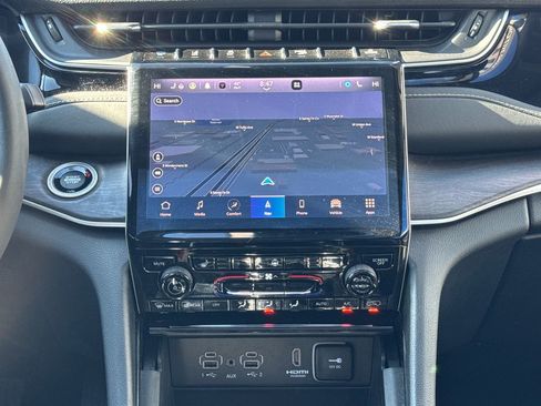 Used 2023 Jeep Grand Cherokee 4WD 4xe image 18