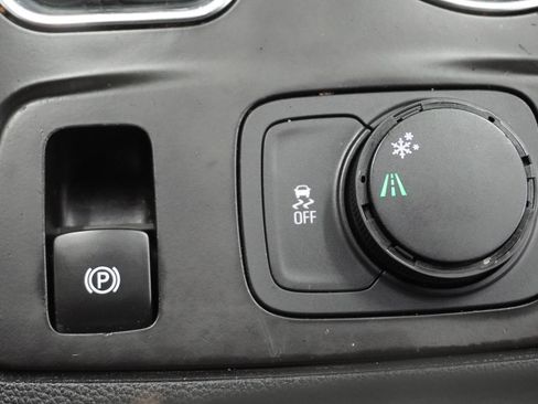 Used 2018 Chevrolet Traverse LT image 26