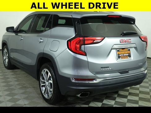 Used 2020 GMC Terrain SLT w/ Preferred Package image 3