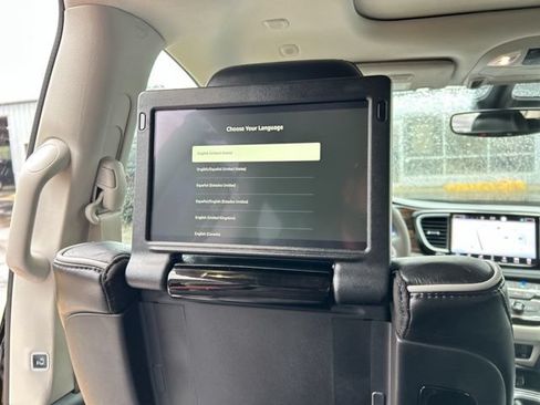 Used 2024 Chrysler Pacifica Limited w/ Uconnect Theater Family Group AWD/4WD image 22