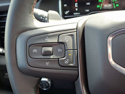 Used 2025 GMC Sierra 1500 AT4 w/ Technology Package AWD/4WD image 24