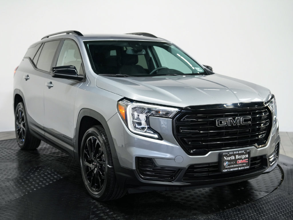 Used 2023 GMC Terrain SLE w/ Driver Convenience Package AWD/4WD image 3