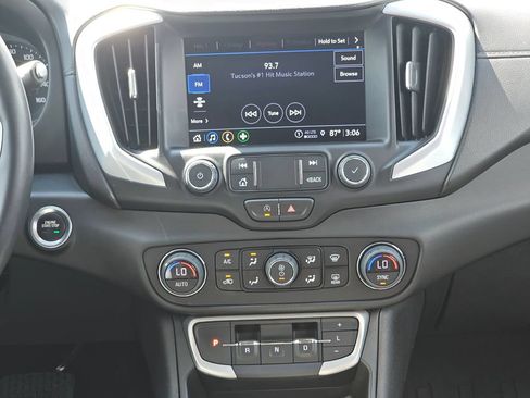 Used 2023 GMC Terrain SLT w/ Tech Package FWD image 18