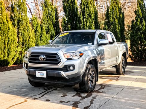 Used 2022 Toyota Tacoma SR5 image 5