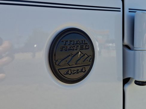Used 2022 Jeep Wrangler Sport AWD/4WD image 30