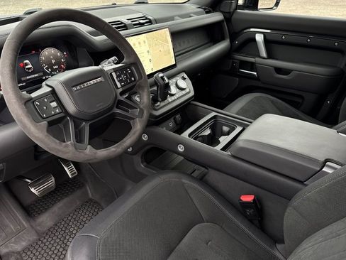 Used 2023 Land Rover Defender 90 V8 AWD/4WD image 10